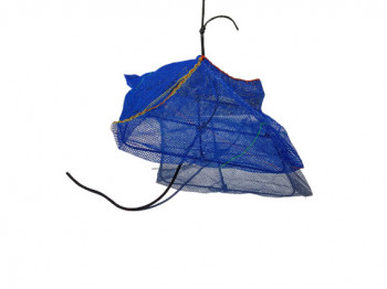 Pearl nets, support for early growth of crustaceans